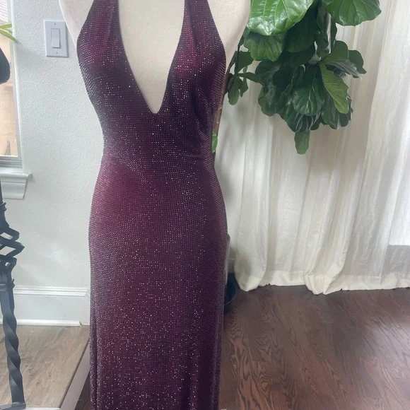 Burgundy Backless Dress - Picture 3 of 4